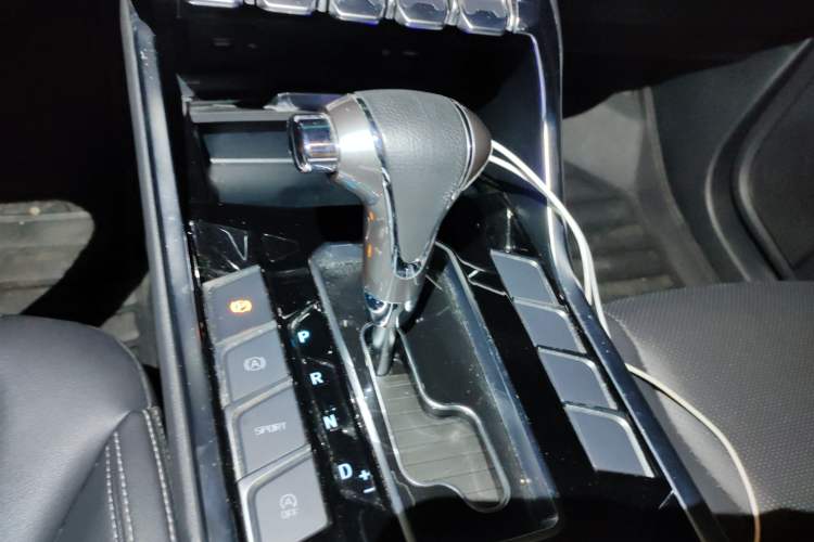 Used Ford Territory 2019 EcoBoost 145 CVT Platinum Edition China VI compliant Gear Lever
