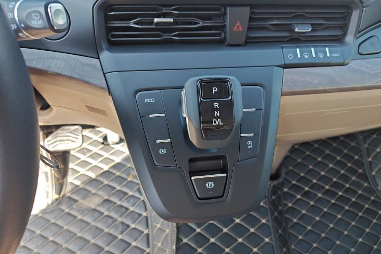 Used Ford Tourneo Custom 2023 2.0T Automatic Comfort Edition Gear Lever