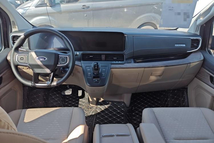 Used Ford Tourneo Custom 2023 2.0T Automatic Comfort Edition Interior 3