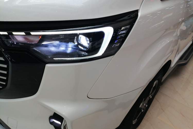 Used Ford Tourneo Custom 2023 2.0T Automatic Prestige Edition Left Front Headlight