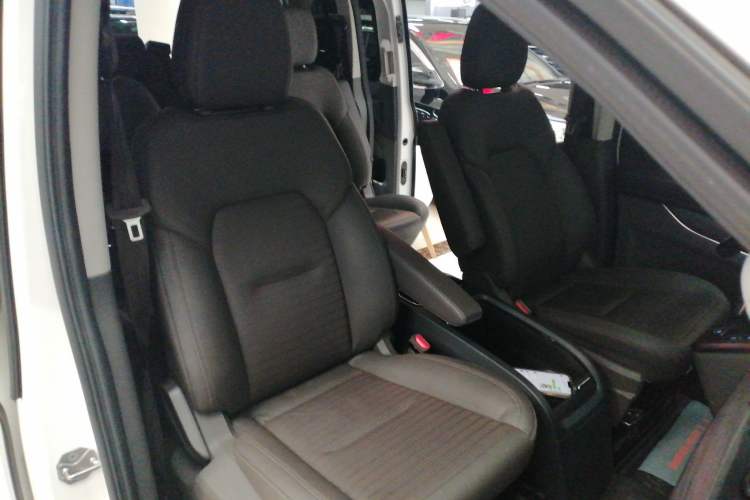 Used Ford Tourneo Custom 2023 2.0T Automatic Prestige Edition Right Front Seat