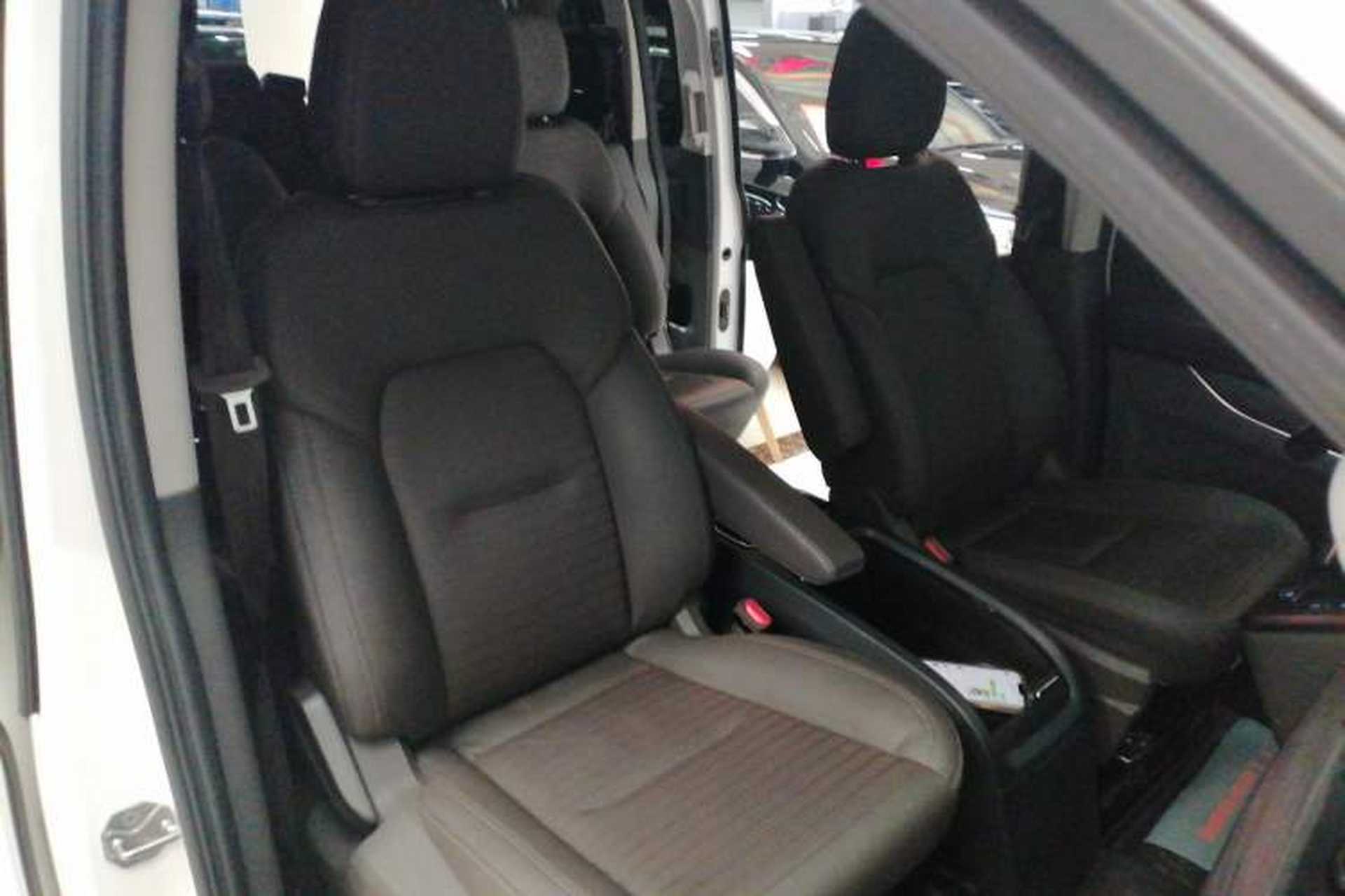 Used Ford Tourneo Custom 2023 2.0T Automatic Prestige Edition Right Front Seat