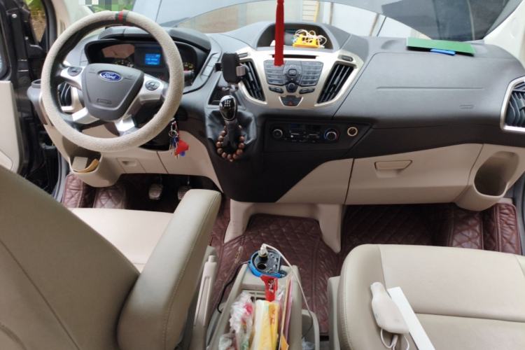 Used Ford Tourneo Custom 2016 2.0T Manual Elite Edition Center Console