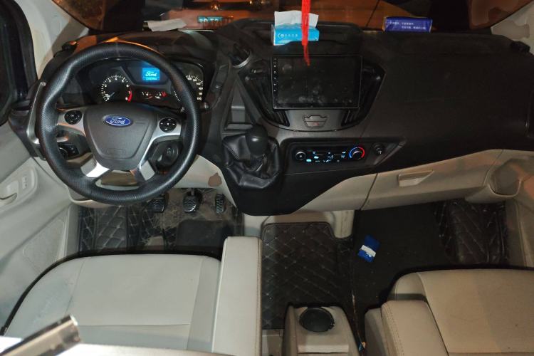 Used Ford Tourneo Custom 2016 2.0T Manual Elite Edition Center Console