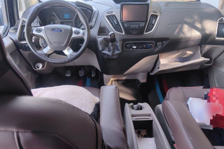 Used Ford Tourneo Custom 2016 2.0T Manual Elite Version Center Console