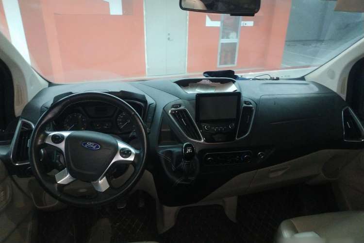 Used Ford Tourneo Custom 2016 2.0T Manual Elite Version Center Console
