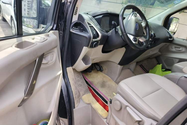Used Ford Tourneo Custom 2016 2.0T Manual Elite Edition Driver Seat