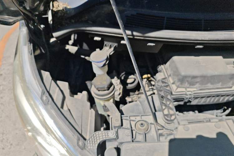 Used Ford Tourneo Custom 2016 2.0T Manual Elite Edition Engine Bay Right
