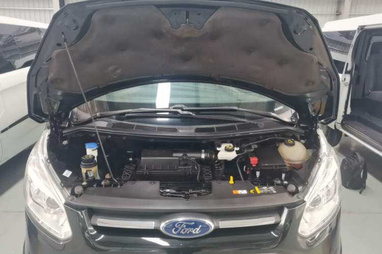 Used Ford Tourneo Custom 2016 2.0T Manual Elite Version Engine Bay