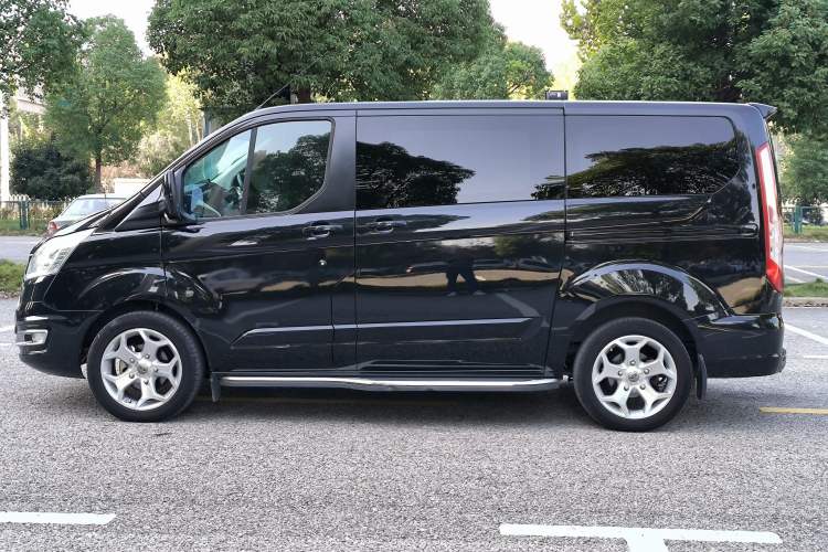 Used Ford Tourneo Custom 2016 2.0T Manual Elite Edition Exterior 7