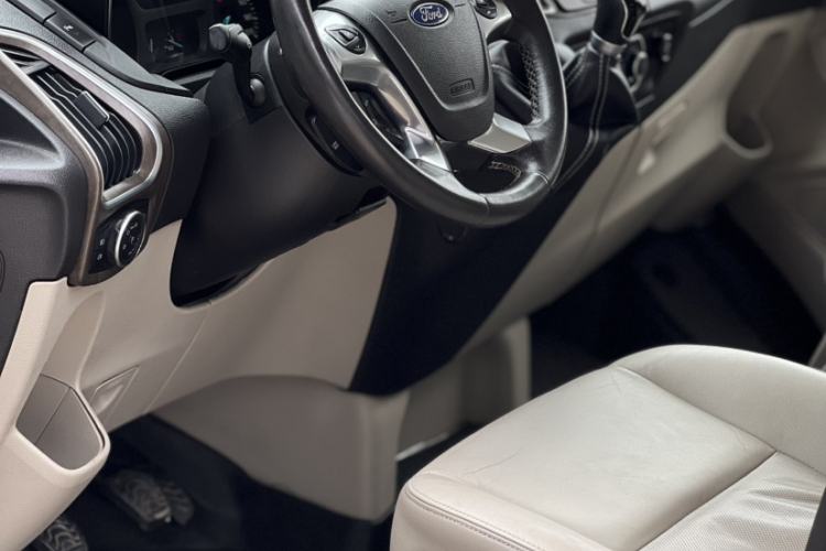 Used Ford Tourneo Custom 2016 2.0T Manual Elite Version Exterior 7