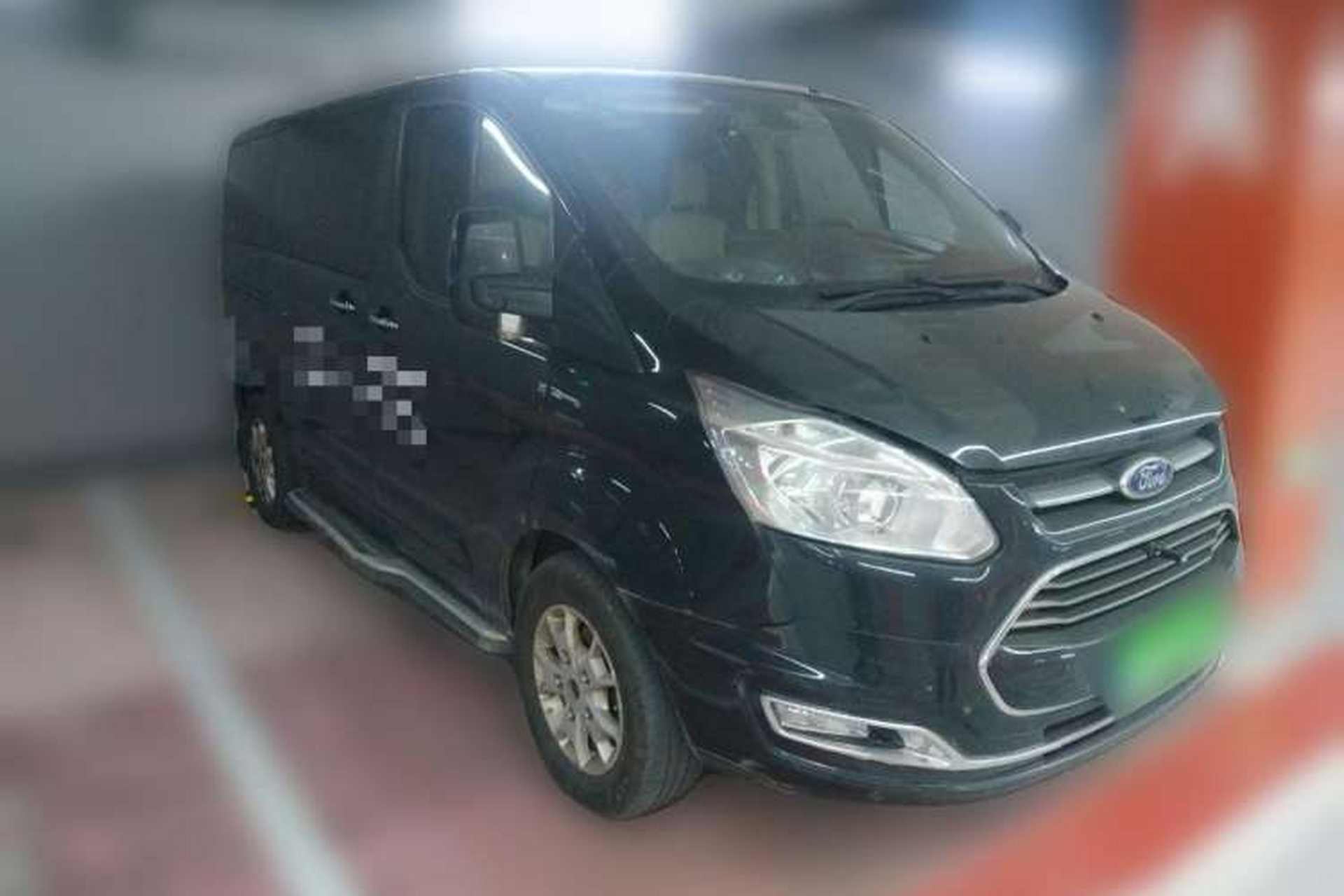 Used Ford Tourneo Custom 2016 2.0T Manual Elite Version Front Right 45 Deg