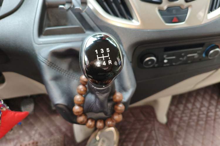 Used Ford Tourneo Custom 2016 2.0T Manual Elite Edition Gear Lever