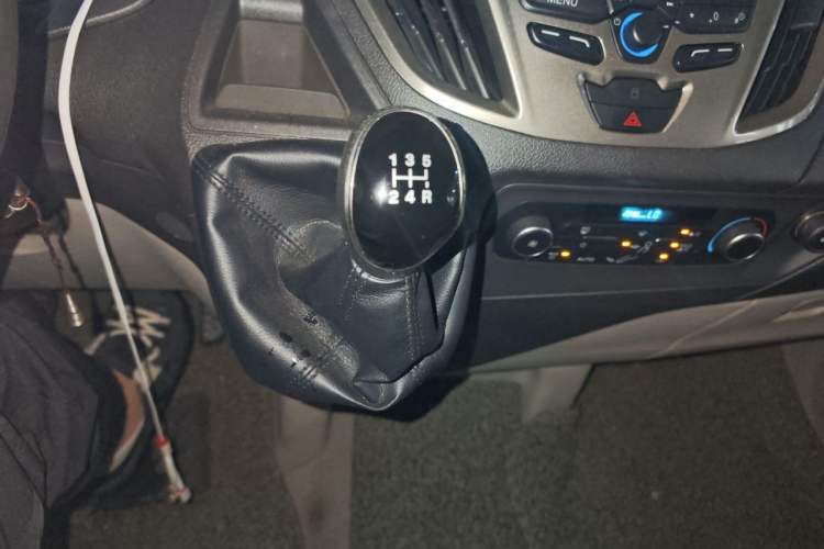 Used Ford Tourneo Custom 2016 2.0T Manual Elite Edition Gear Lever