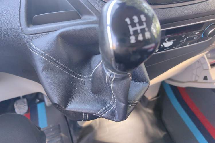 Used Ford Tourneo Custom 2016 2.0T Manual Elite Version Gear Lever
