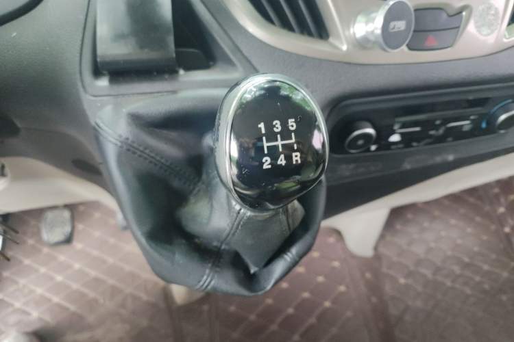 Used Ford Tourneo Custom 2016 2.0T Manual Elite Edition Gear Lever