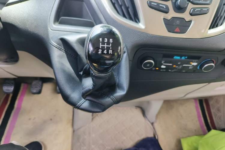 Used Ford Tourneo Custom 2016 2.0T Manual Elite Edition Gear Lever