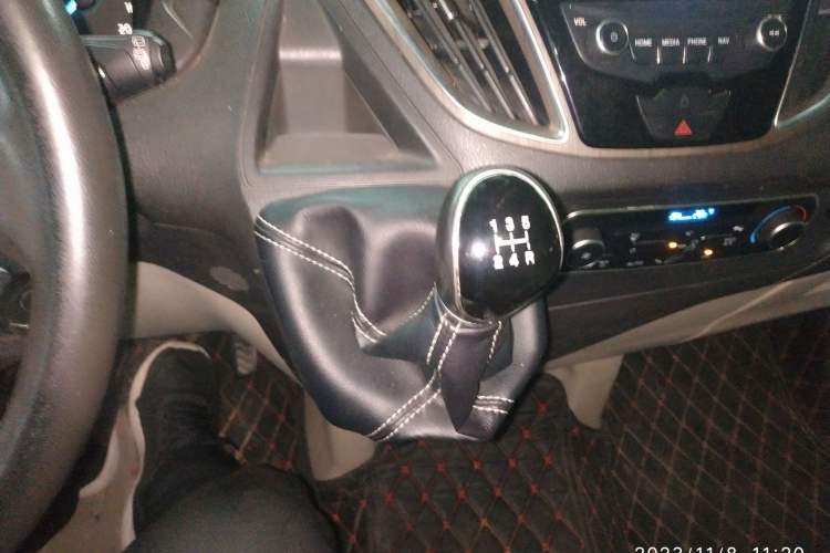 Used Ford Tourneo Custom 2016 2.0T Manual Elite Version Gear Lever