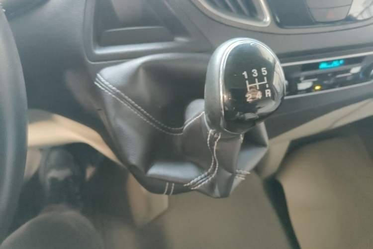 Used Ford Tourneo Custom 2016 2.0T Manual Elite Version Gear Lever