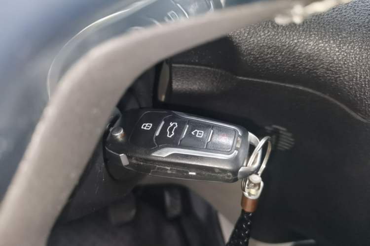 Used Ford Tourneo Custom 2016 2.0T Manual Elite Version Interior 1