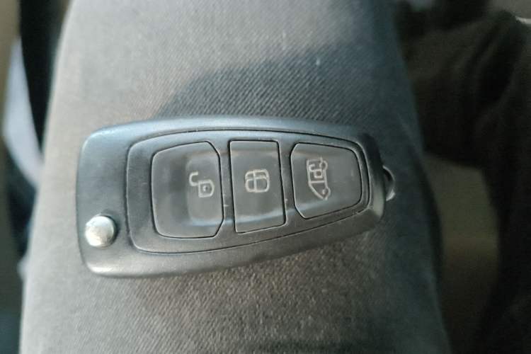 Used Ford Tourneo Custom 2016 2.0T Manual Elite Version Interior 1