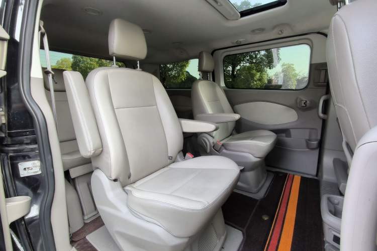 Used Ford Tourneo Custom 2016 2.0T Manual Elite Edition Interior 3