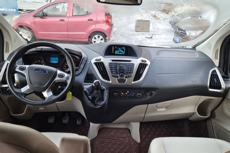 Used Ford Tourneo Custom 2016 2.0T Manual Elite Edition Interior 3