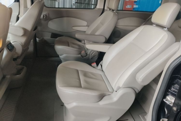 Used Ford Tourneo Custom 2016 2.0T Manual Elite Version Interior 4
