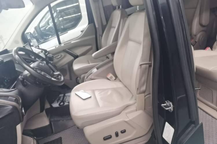 Used Ford Tourneo Custom 2016 2.0T Manual Elite Version Left Front Seat