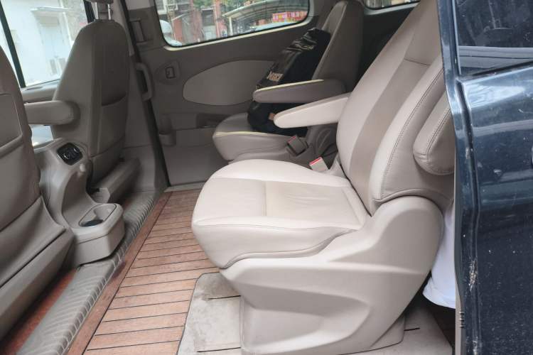Used Ford Tourneo Custom 2016 2.0T Manual Elite Version Left Rear Seat