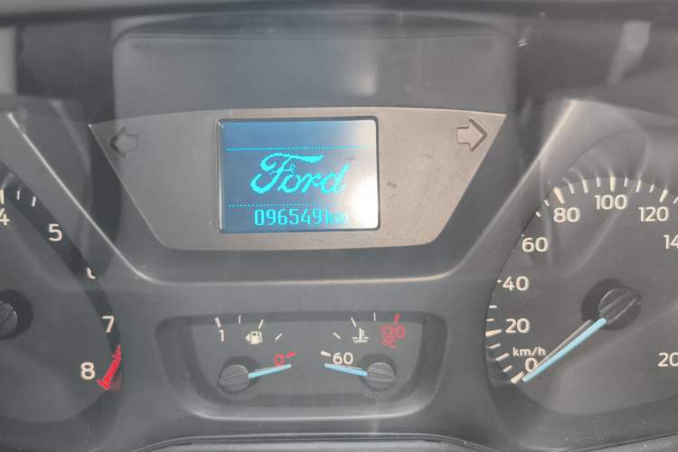 Used Ford Tourneo Custom 2016 2.0T Manual Elite Version Odometer Close Up