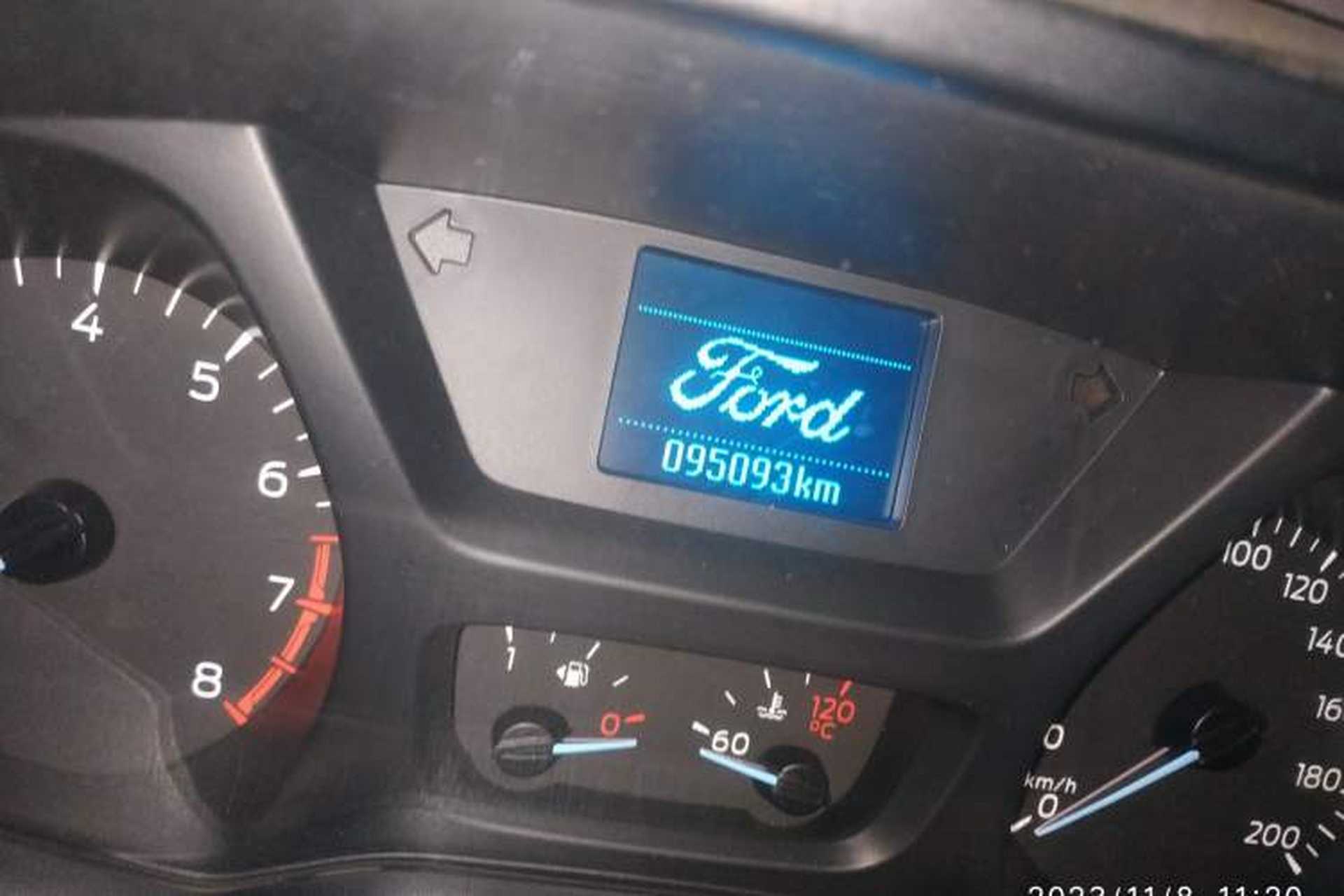 Used Ford Tourneo Custom 2016 2.0T Manual Elite Version Odometer Close Up