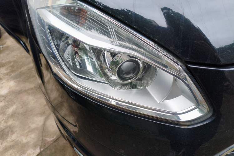 Used Ford Tourneo Custom 2016 2.0T Manual Elite Edition Right Front Headlight