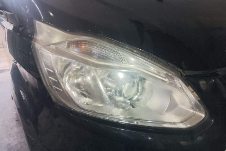 Used Ford Tourneo Custom 2016 2.0T Manual Elite Edition Right Front Headlight