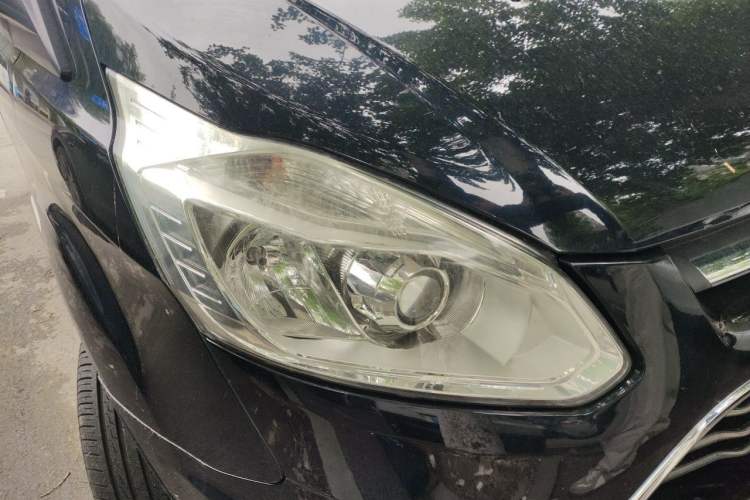 Used Ford Tourneo Custom 2016 2.0T Manual Elite Edition Right Front Headlight