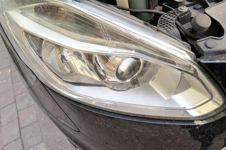Used Ford Tourneo Custom 2016 2.0T Manual Elite Edition Right Front Headlight