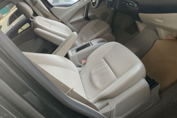 Used Ford Tourneo Custom 2016 2.0T Manual Elite Version Right Front Seat