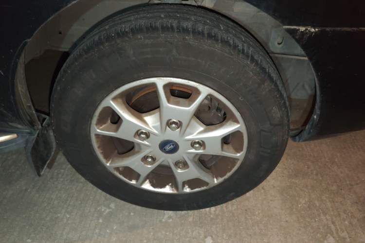 Used Ford Tourneo Custom 2016 2.0T Manual Elite Edition Right Front Wheel Hub
