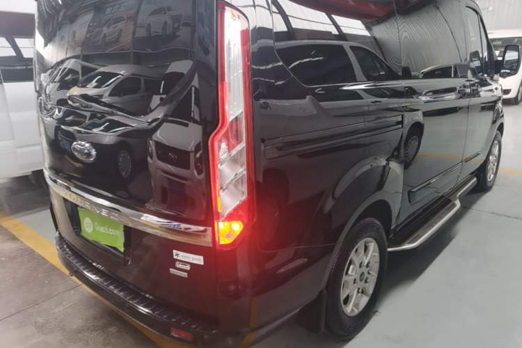 Used Ford Tourneo Custom 2016 2.0T Manual Elite Version Right Rear Taillight