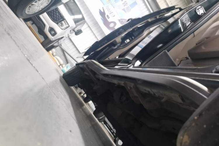 Used Ford Tourneo Custom 2016 2.0T Manual Elite Version Right Side Sill