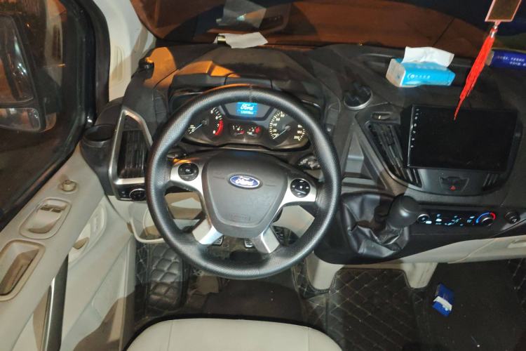 Used Ford Tourneo Custom 2016 2.0T Manual Elite Edition Steering Wheel