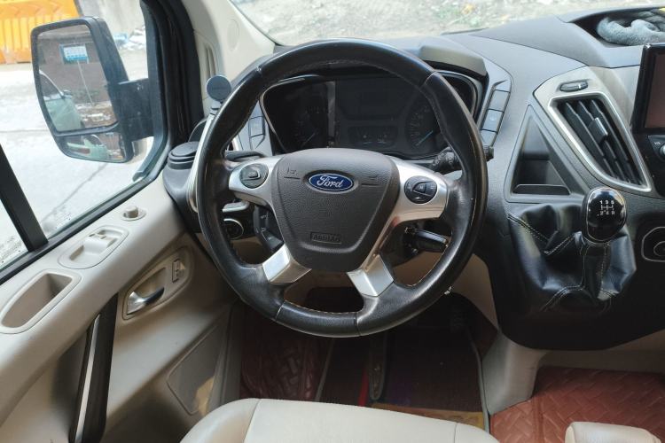Used Ford Tourneo Custom 2016 2.0T Manual Elite Version Steering Wheel