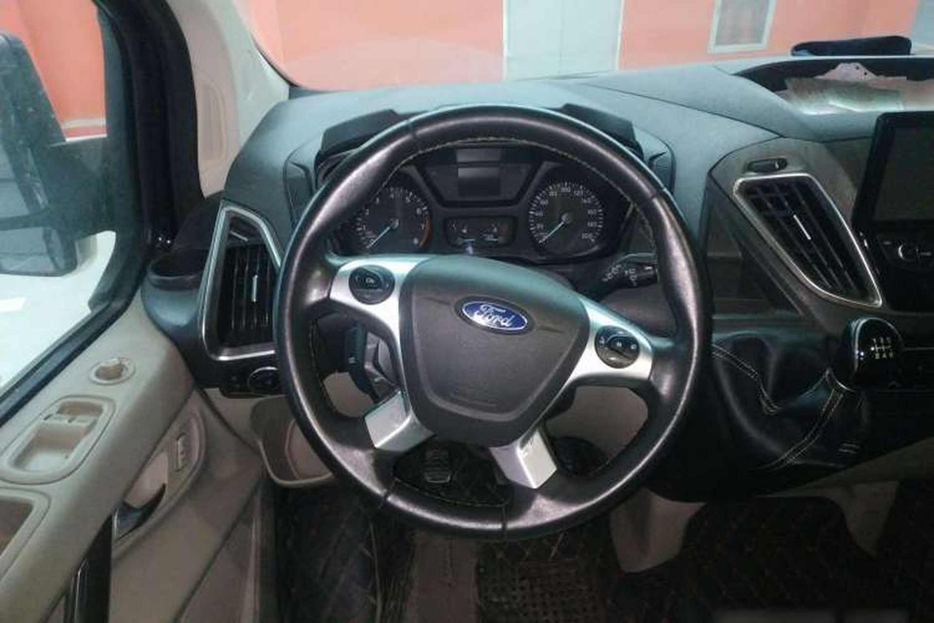 Used Ford Tourneo Custom 2016 2.0T Manual Elite Version Steering Wheel