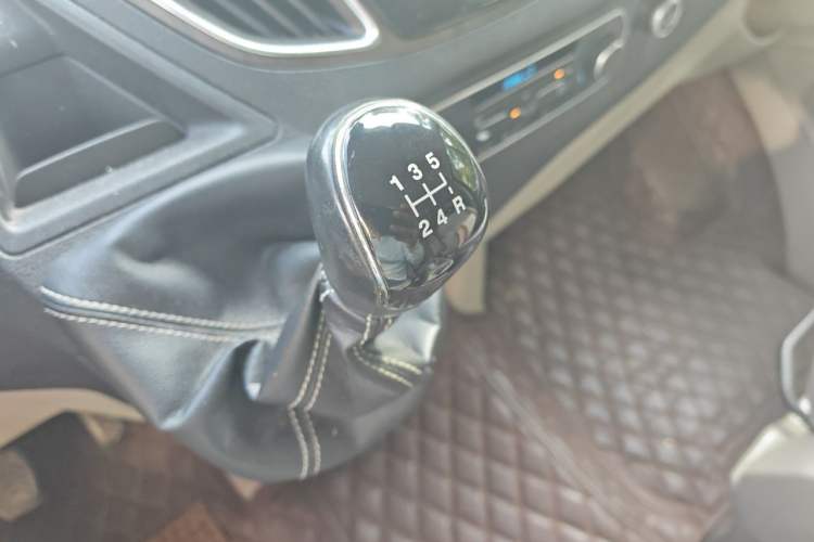 Used Ford Tourneo Custom 2016 2.0T Manual Elite Version Gear Lever