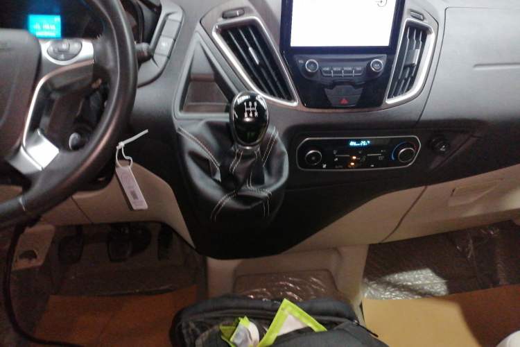 Used Ford Tourneo Custom 2016 2.0T Manual Elite Version Gear Lever