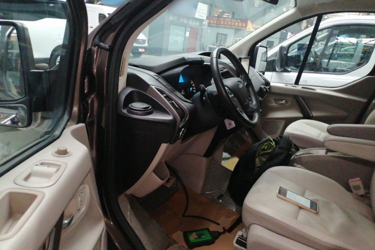 Used Ford Tourneo Custom 2016 2.0T Manual Elite Version Interior 3