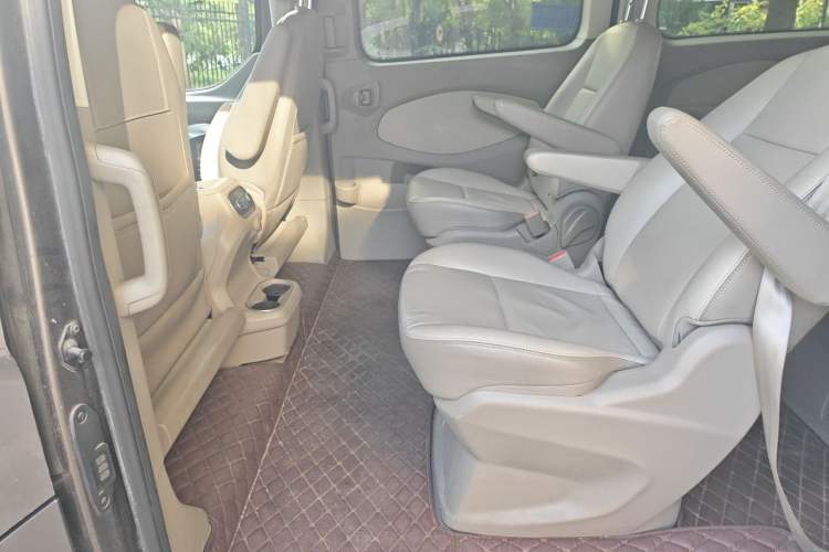 Used Ford Tourneo Custom 2016 2.0T Manual Elite Version Left Rear Seat