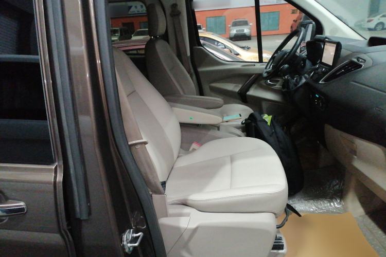 Used Ford Tourneo Custom 2016 2.0T Manual Elite Version Right Front Seat