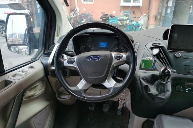 Used Ford Tourneo Custom 2016 2.0T Manual Elite Edition Steering Wheel
