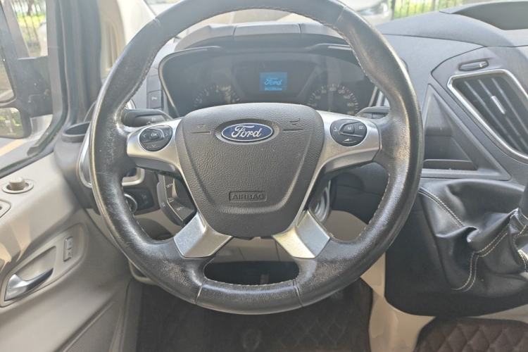 Used Ford Tourneo Custom 2016 2.0T Manual Elite Version Steering Wheel